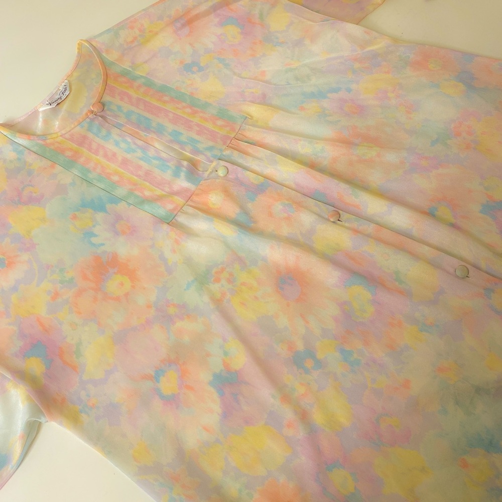 Vintage -960’s pastel floral button down nightgown.